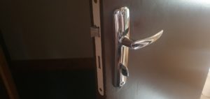 door handle and lock fixed